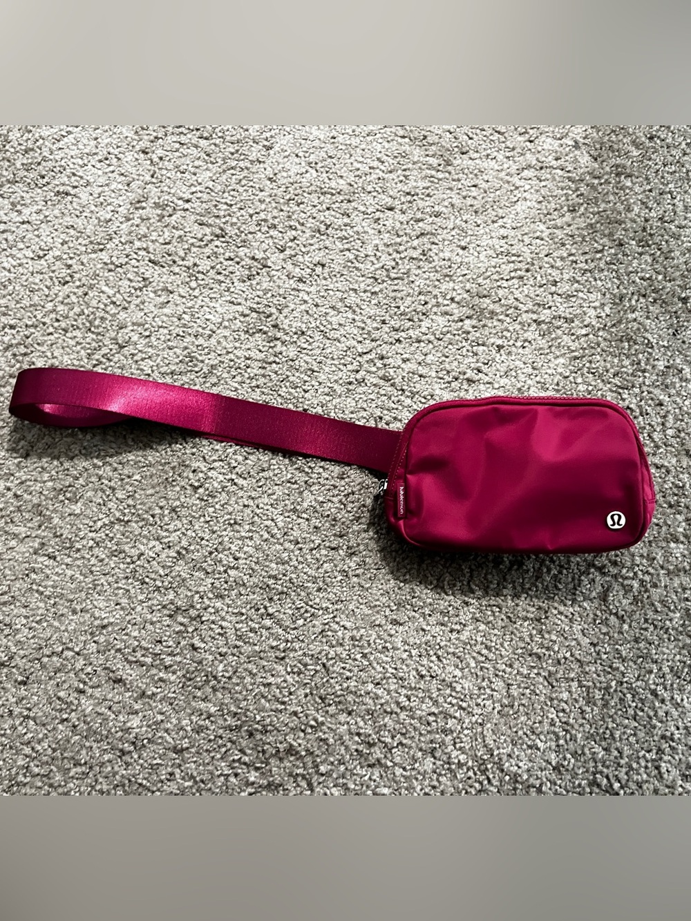 Lululemon | Crossbody Belt Bag raspberry rave OS